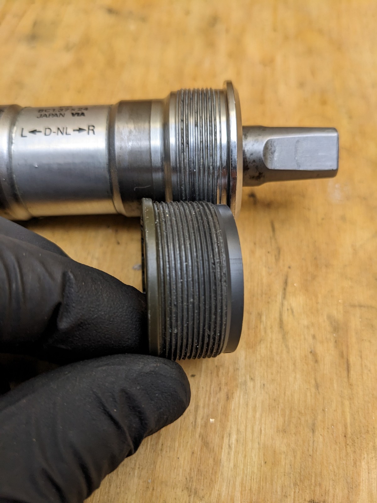 Shimano BB-UN73 Bottom Bracket 68 x 122.5 mm Square Taper English Threads