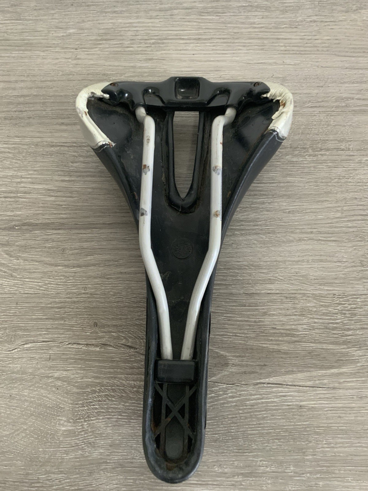SELLE ITALIA TRANS AM SADDLE 280 GRAMS 150 MM X 275 MM