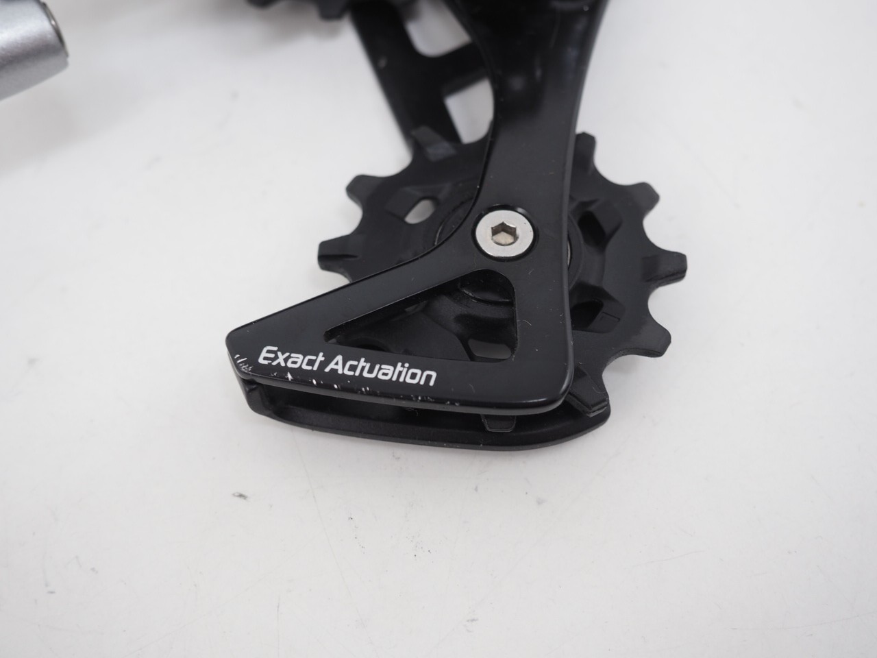 New! SRAM Rival 1 Rear Derailleur 11 Speed Medium Cage Black/Silver 36t Max Cog