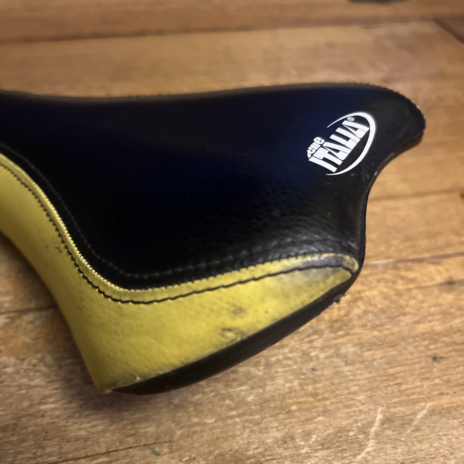 Vintage Selle Italia XO Black And Yellow Saddle 268 mm Length 138 mm Wide Italy