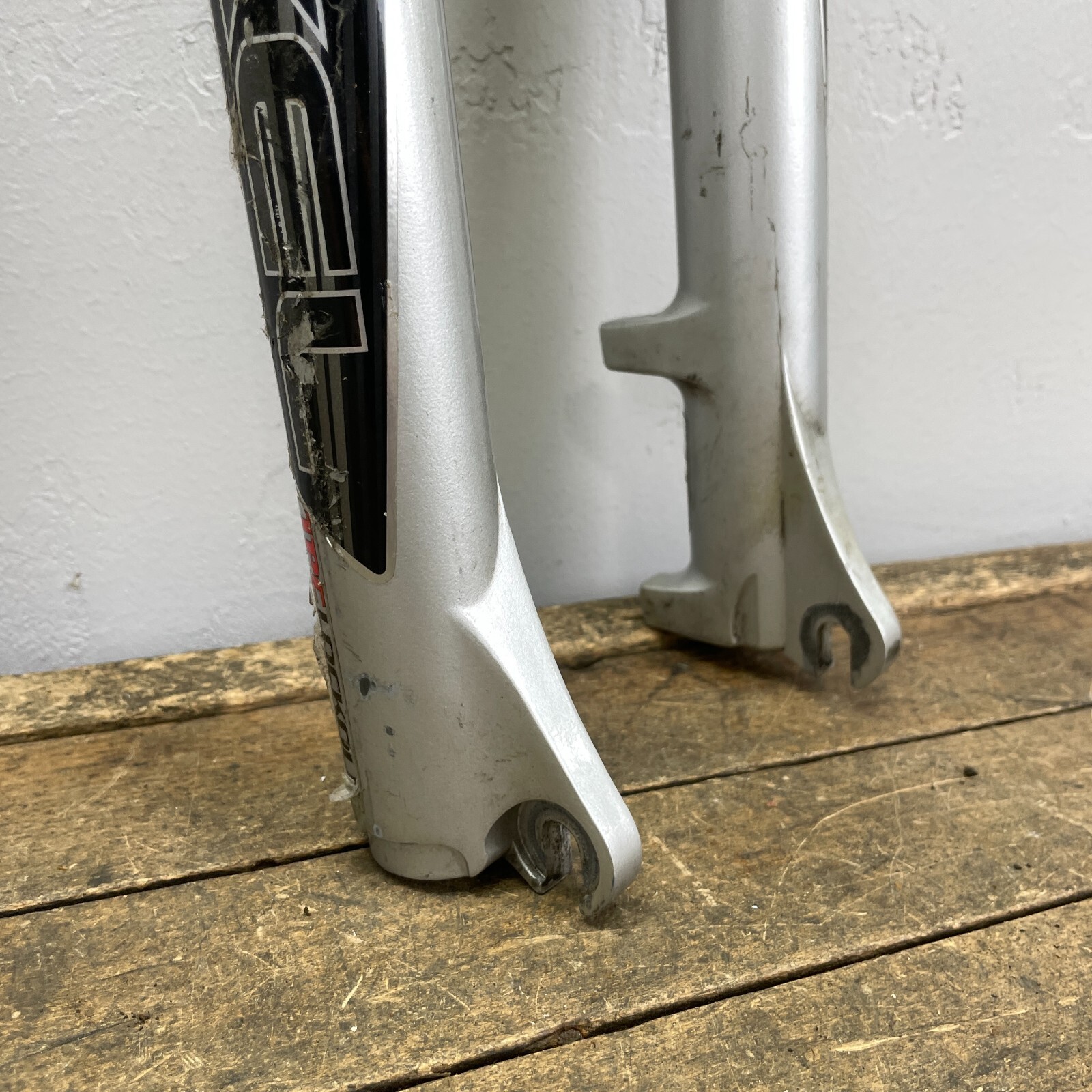 Manitou Axel Fork Elite Disc 80 100 1 1/8 Threadless 7.75 Steerer 26″ Lockout