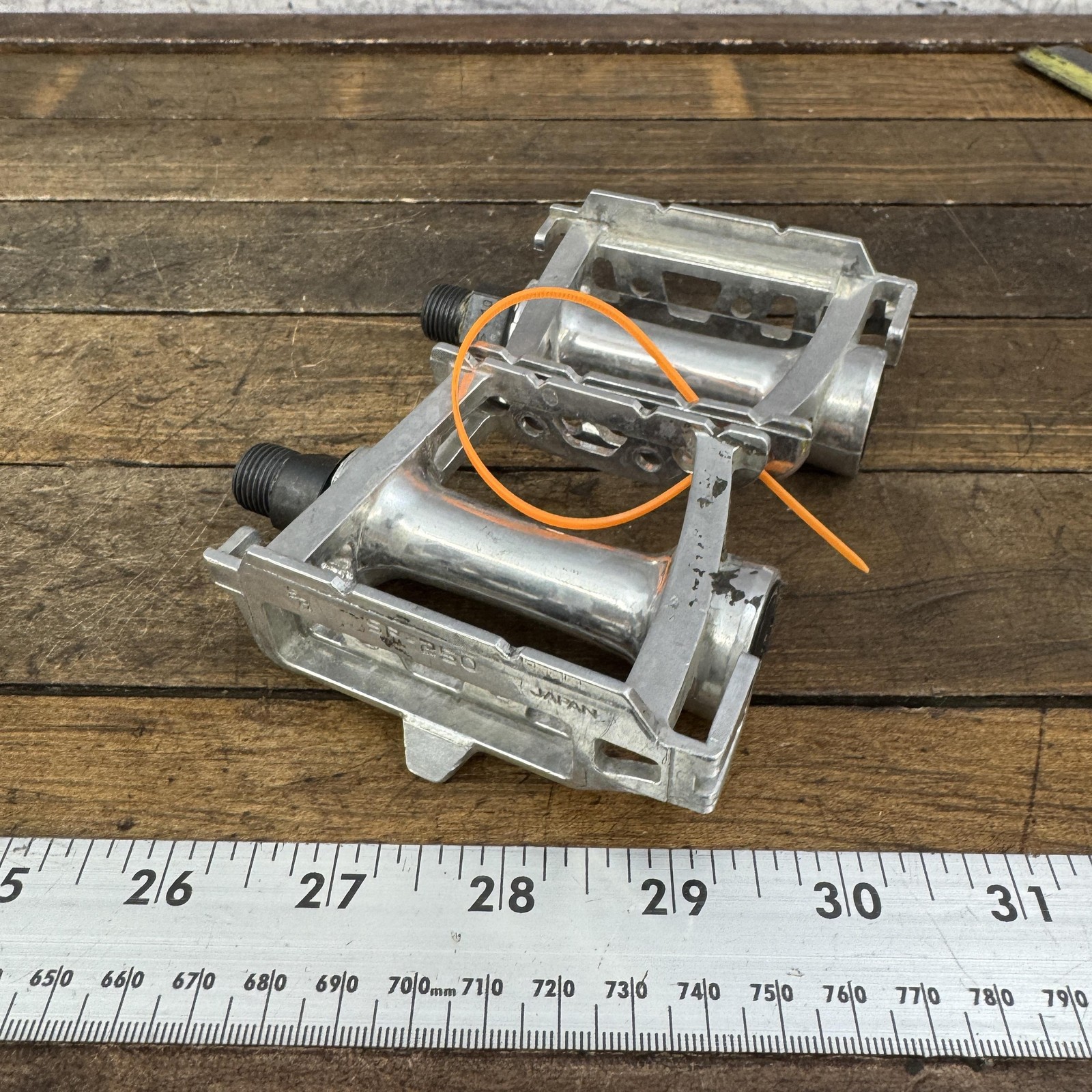 Vintage SR SP-250 Platform Bike Pedals 9/16 Silver Pair 365g Japan BMX Caps