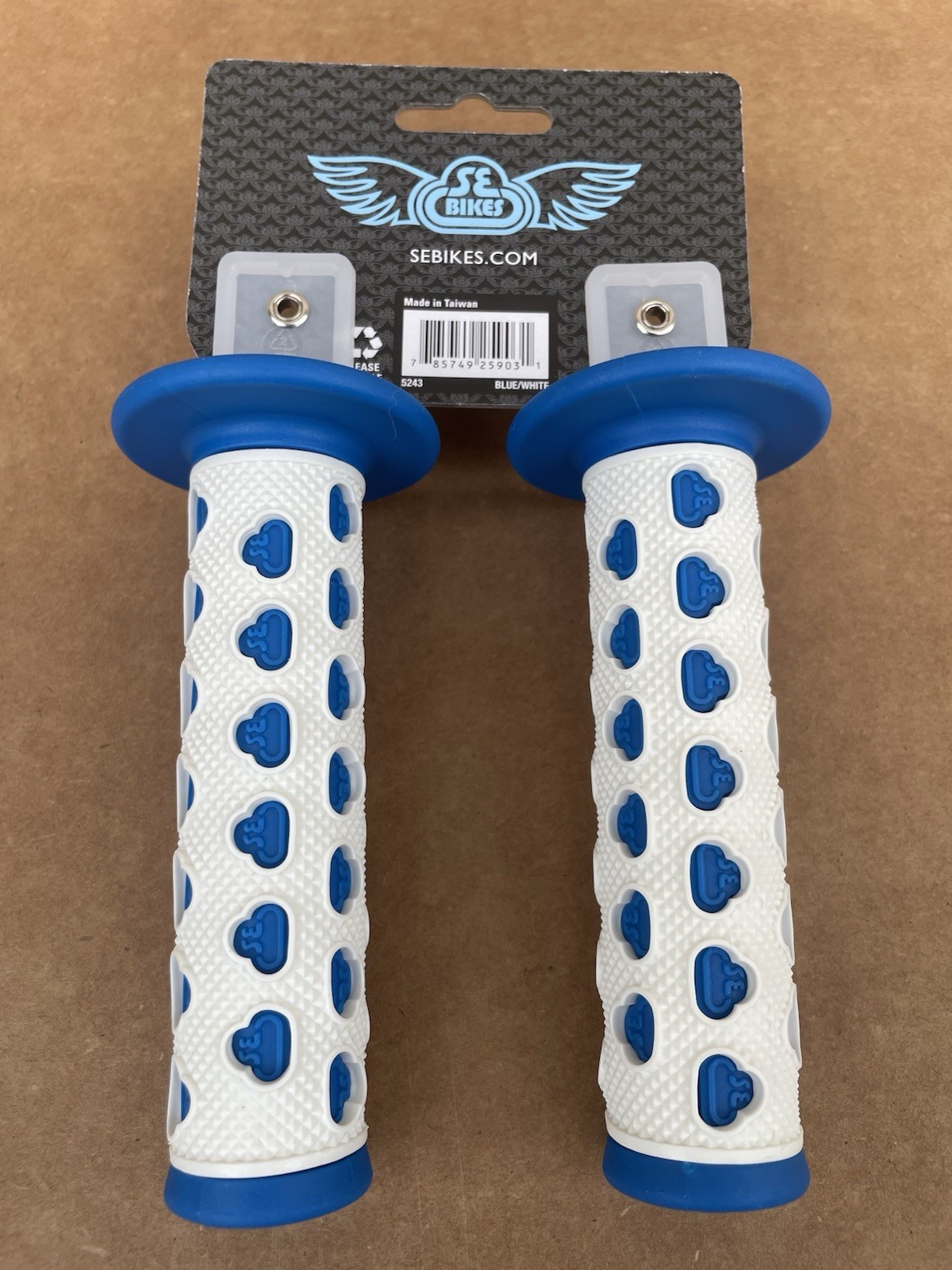 SE Racing S-1E Handlebar Flanged Grips BMX White / Blue
