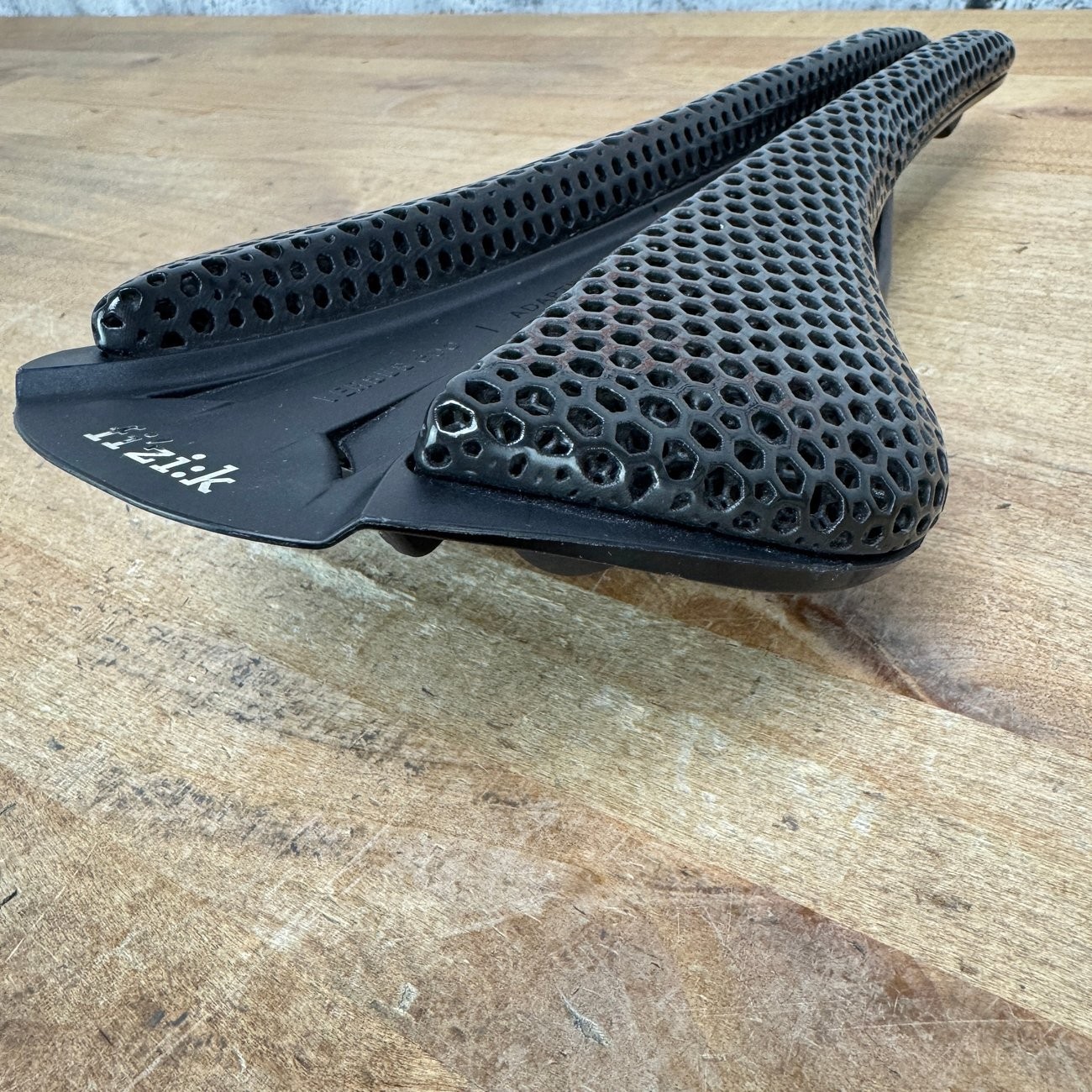 Low Mile! Fizik Antares VS Evo Adaptive 139mm 7x9mm Carbon Rails Saddle 116g