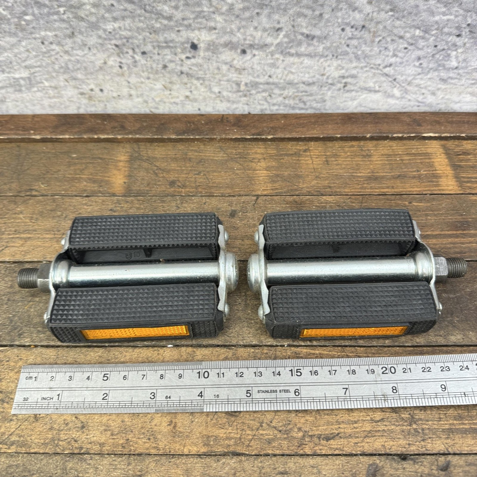 Vintage Schwinn Diamond Tread Reflector Pedals NOS 1/2 Krate Germany Pair