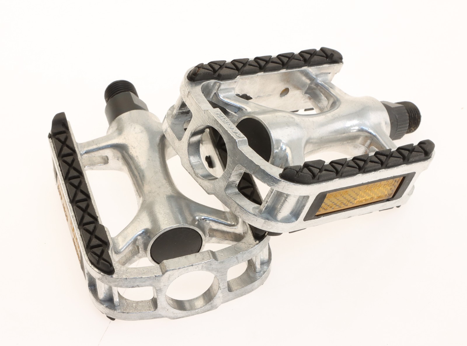 K124 Aluminum Platform Bike Pedals 9/16″ Silver w/ Reflectors Grip NEW* NOS