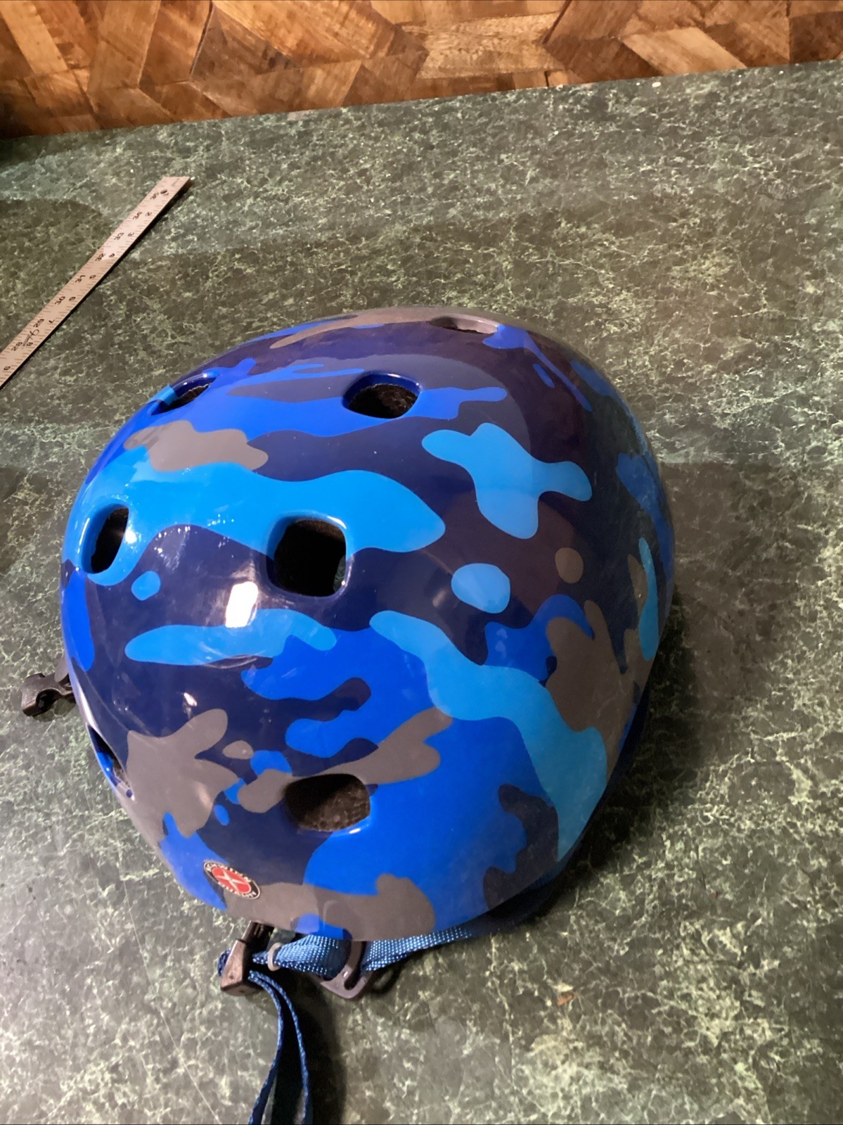 Schwinn Thrasher Lightweight Microshell Bicycle Helmet SW78597-2 Blue Camo Used