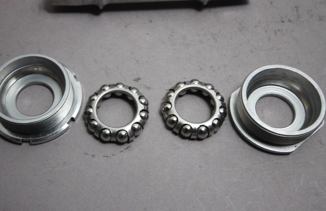Campagnolo Victory 403/100 70 SS Bottom Bracket / ITA / 109mm / 70-SS