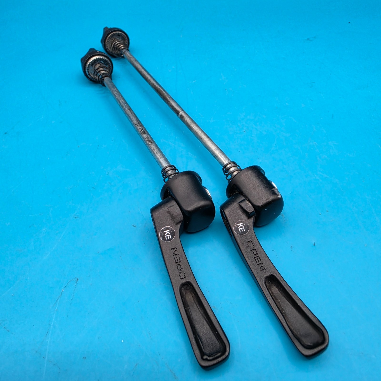Shimano Deore XT Quick Release Skewer Set for 100/135mm Spaced Hubs g22