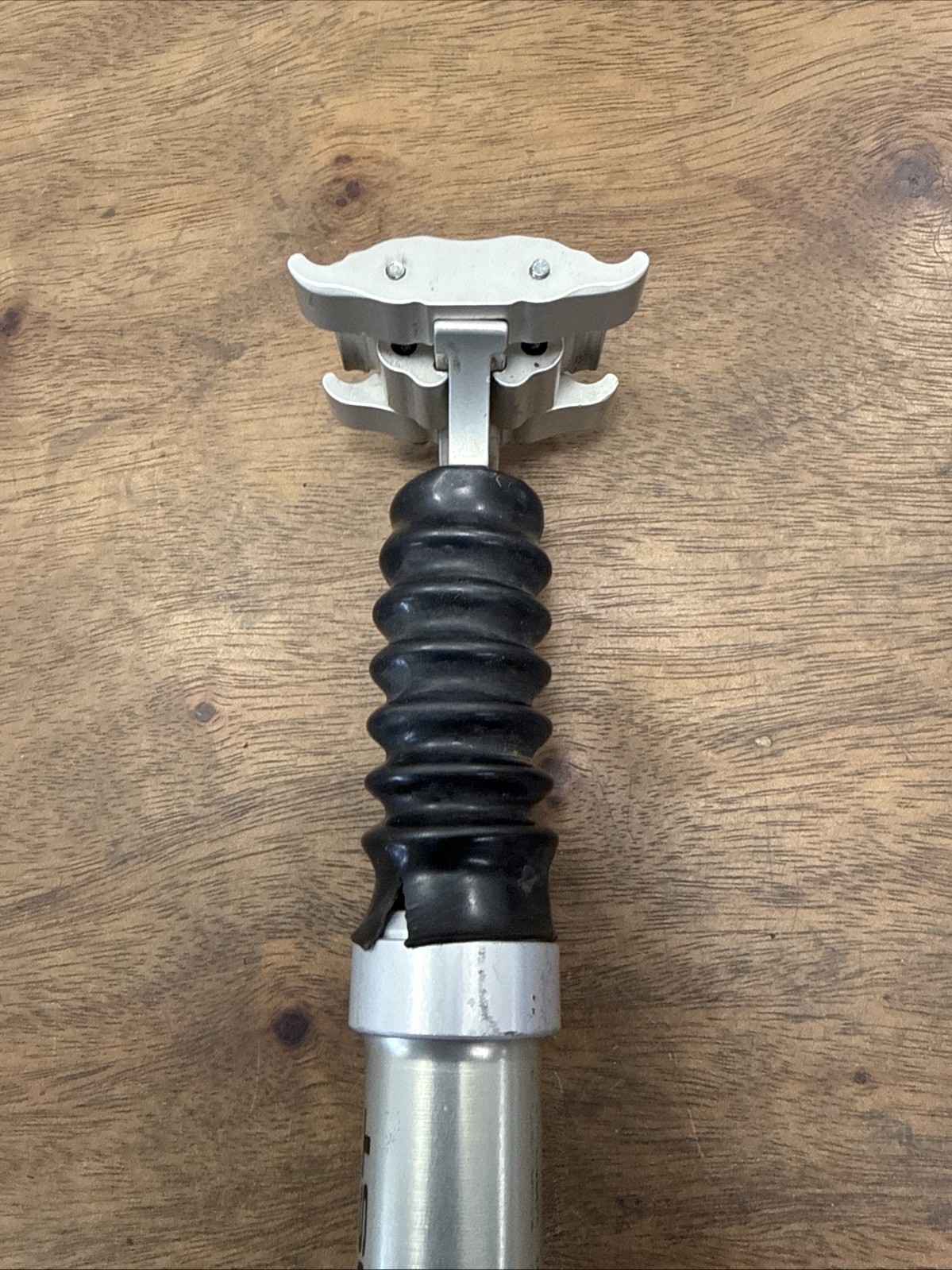 USE XCR Alien Shok Post 25.0mm Suspension Seatpost 390mm Vintage Mountain Bike