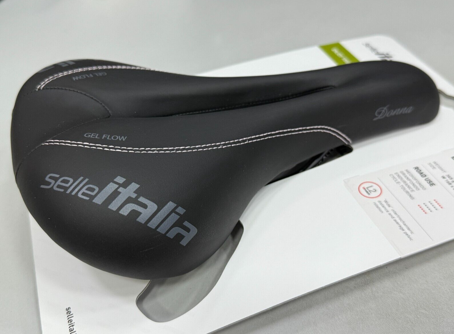 Selle Italia Donna Flow FeC Alloy Rail (Lady) Saddle L2 (168 x 270mm) Black