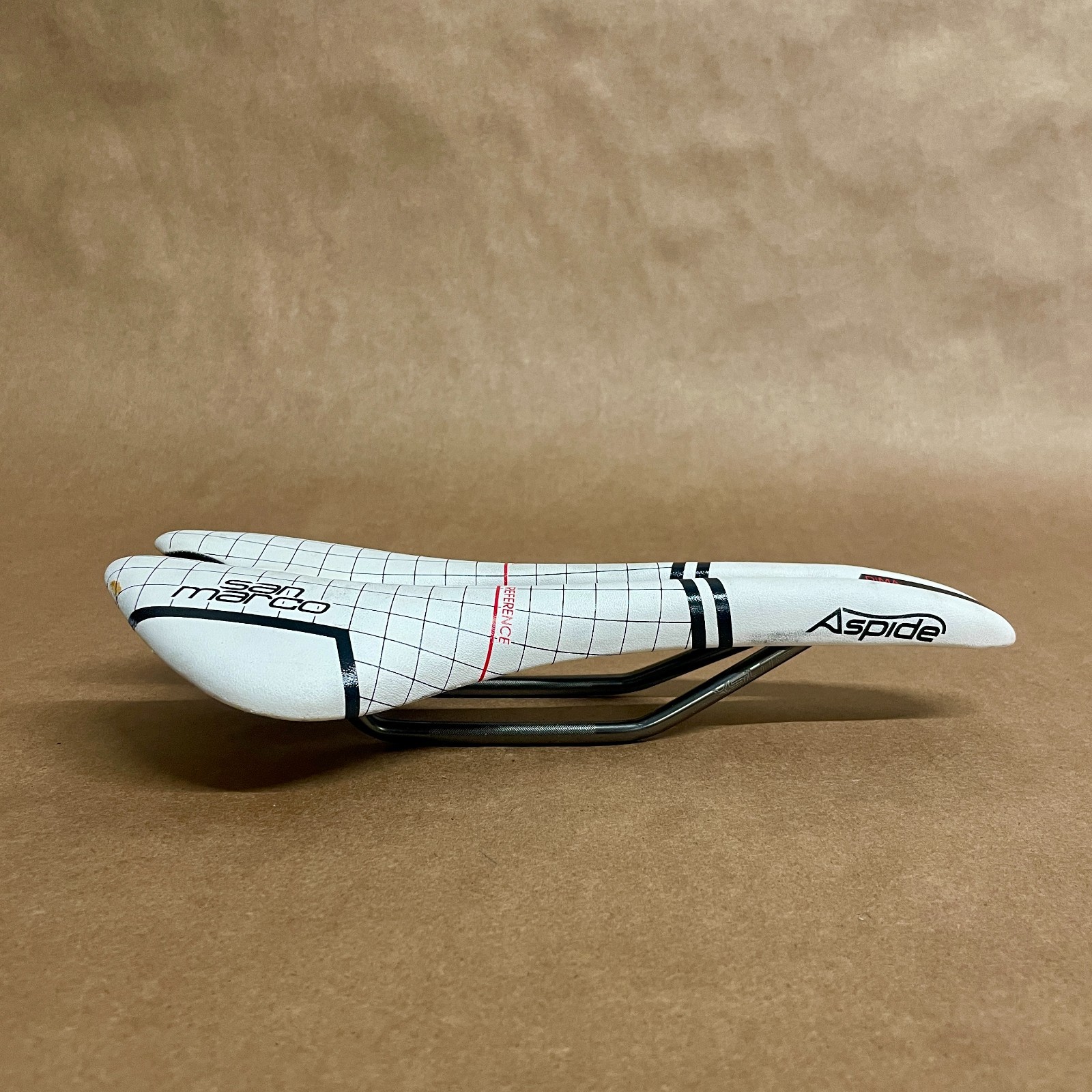 Selle San Marco Aspide Test Saddle DiMA: Wide + Waved XSiLiTE 140mm x 275m White