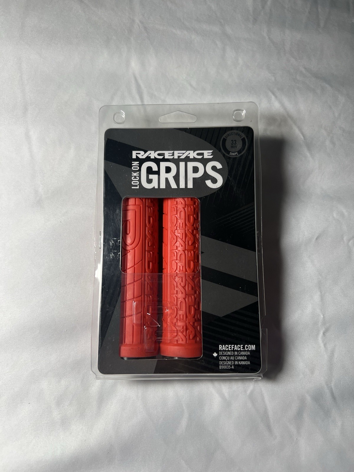 RaceFace Grippler Grips – Red, Lock-On, 33mm