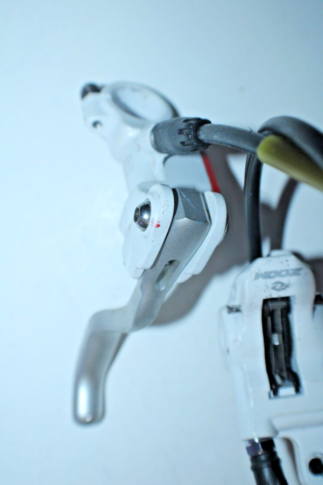 Zoom Hydraulic Disc Brake Caliper Front White 74mm Post Mount MTB USA Shipper :)