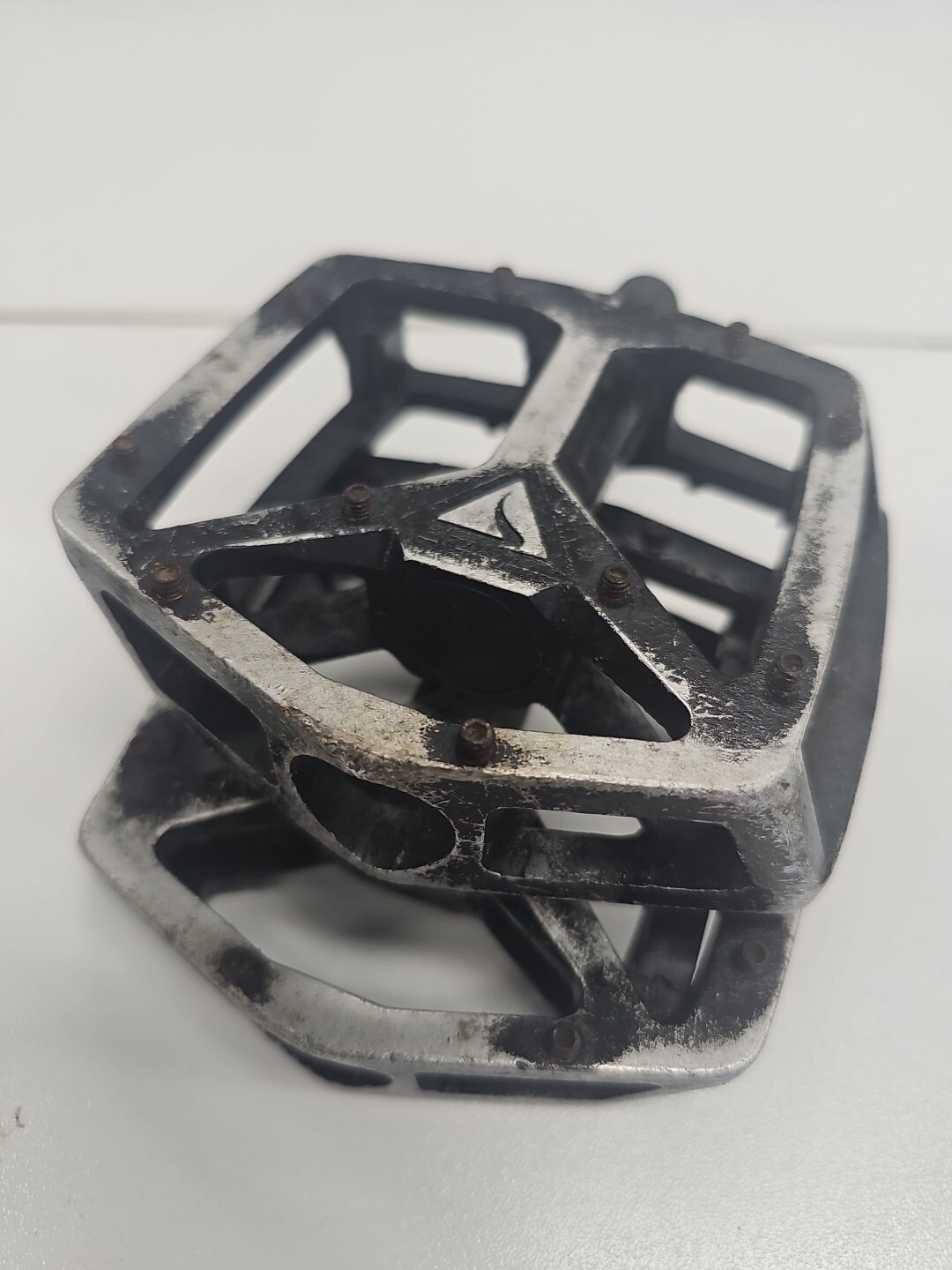 Alloy MTB Downhill Flat Pedals Very Light And Cheap