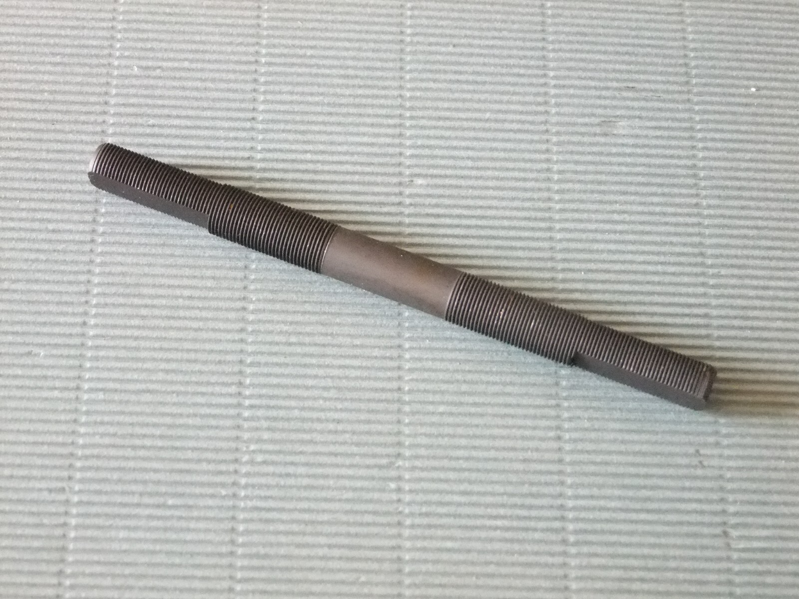 14mm/3/8″ slotted BMX Bicycle Axle, 6.75″ long