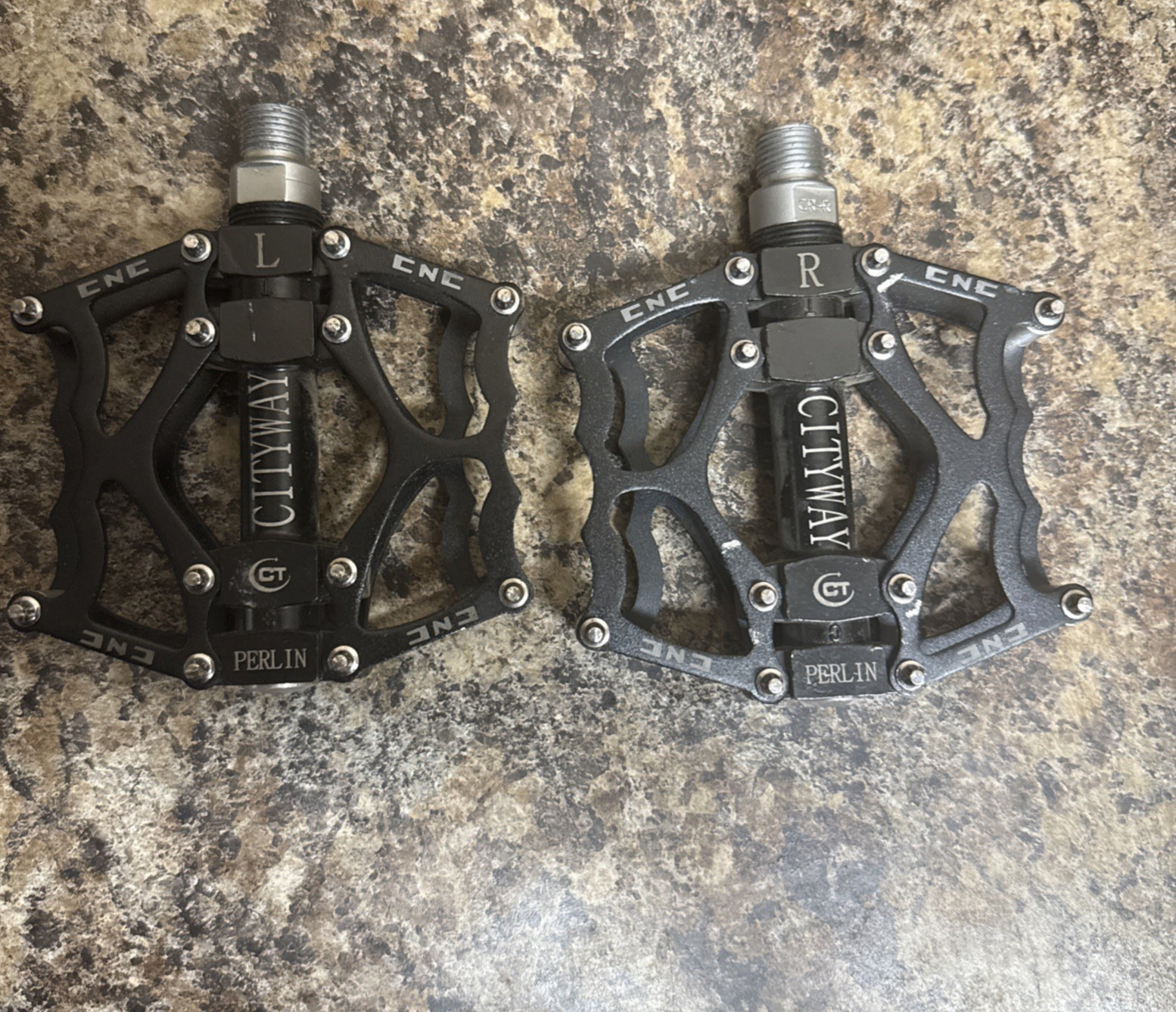 CITYWAY CNC PLATFORM BIKE PEDALS-9/16″ THREAD-ALUMINUM BLACK LEFT AND RIGHT PAIR