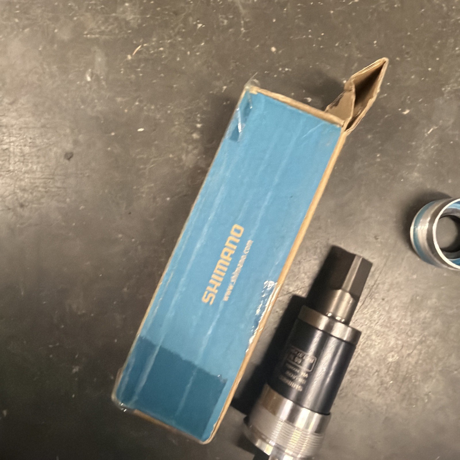 Shimano BB-UN300 bottom bracket British thread, 68 – 110 mm New