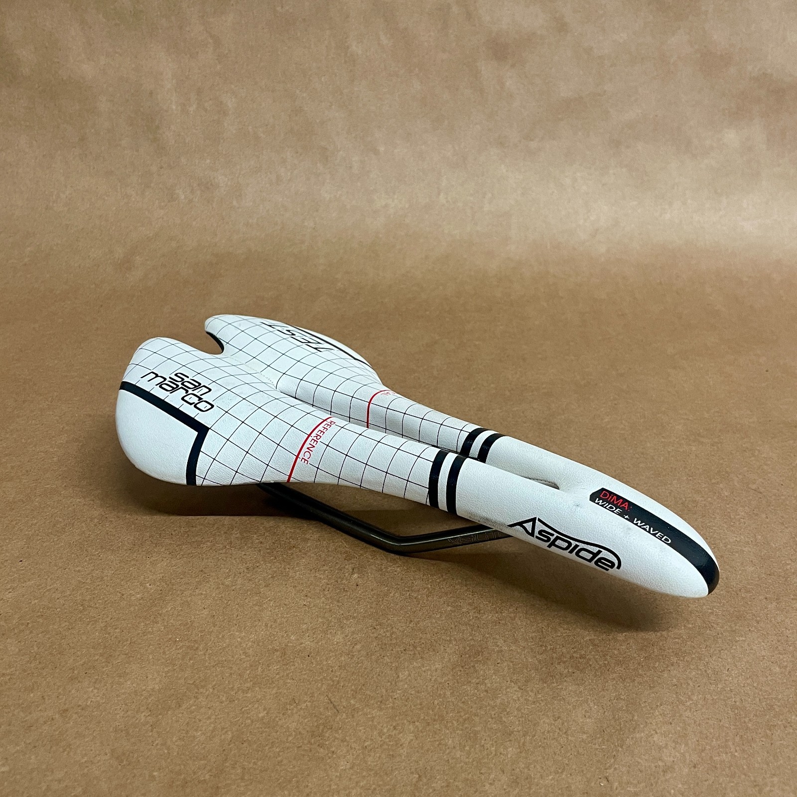 Selle San Marco Aspide Test Saddle DiMA: Wide + Waved XSiLiTE 140mm x 275m White