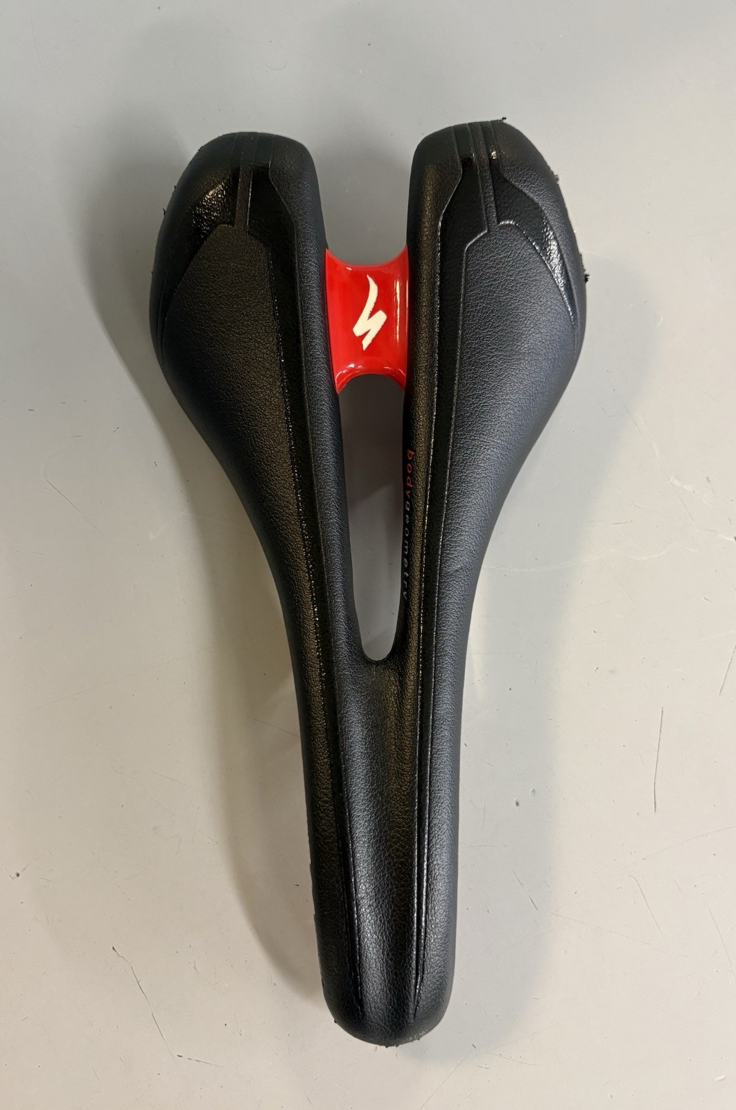Specialized Romin Evo Expert Saddle 143mm Black/Red Hollow Titanium Rails