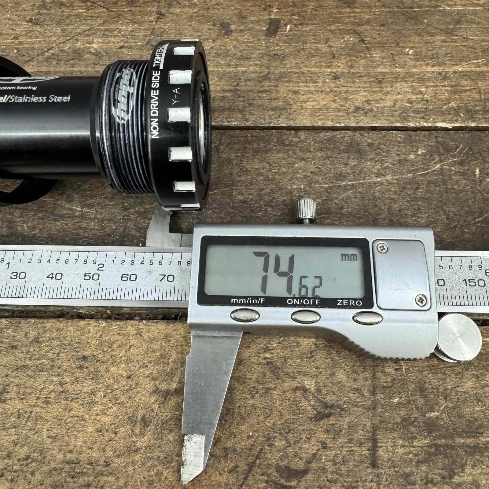 Hope External Bottom Bracket BSA 68/73mm 24mm Hollowtech II Black Stainless MTB