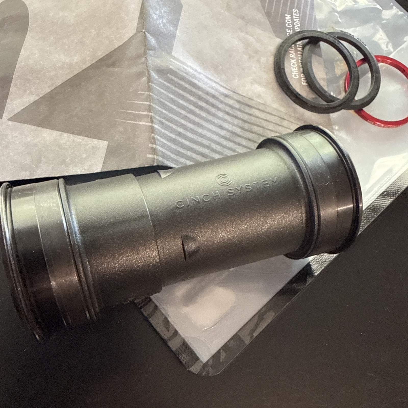 Race Face BB92 CINCH Press Fit Bottom Bracket (Black) (BB89.5/92) [BB21BB899230]