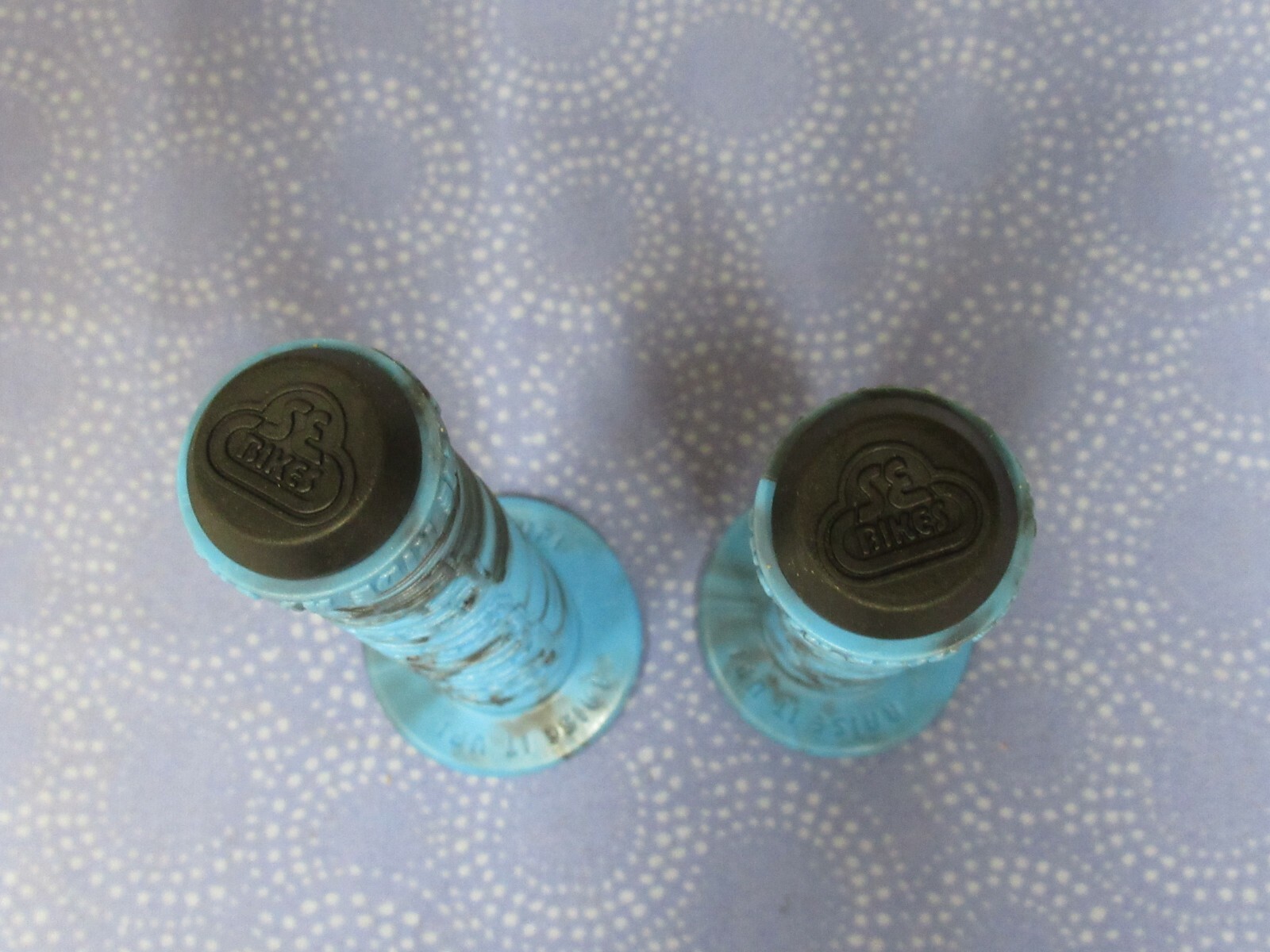 SE Racing BMX Bike Life Blue Swirl Flanged Handlebar Grips 5-1/2″ Fit 7/8 Bar