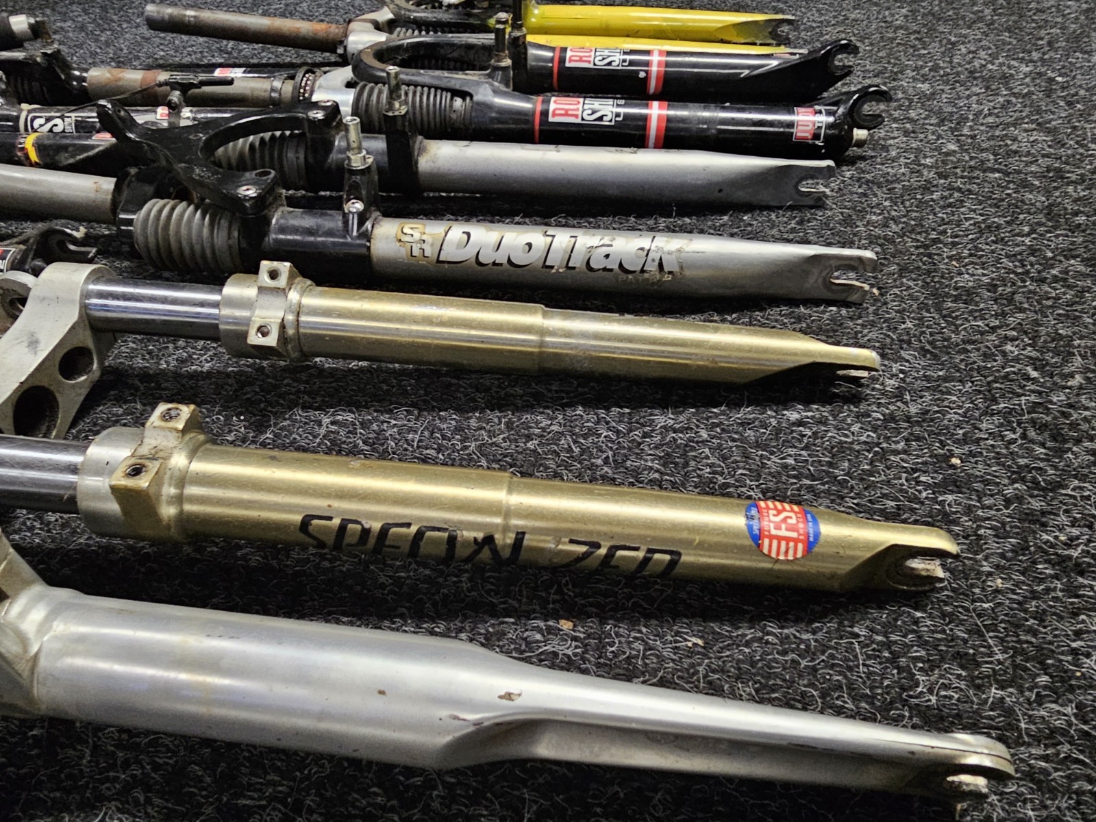 Vintage Suspension Forks, 26″ ROCKSHOX, Manitou, Specialized, RST. Etc