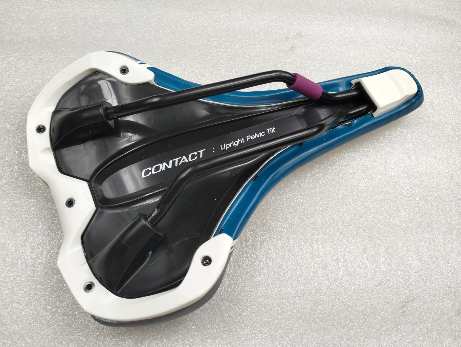 GIANT LIV CONTACT UPRIGHT PELVIC TILT SADDLE 270X160MM WHITE BLUE CRMO RAILS