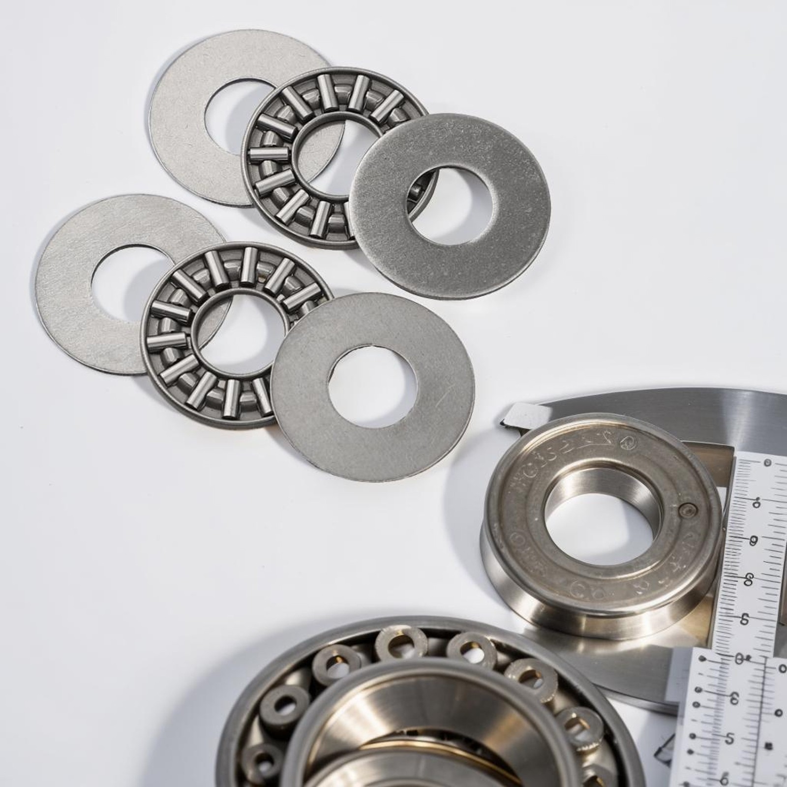 Thrust Bearing Set 2PCS AXK1024 with Washers for Various Applications 10x24mm