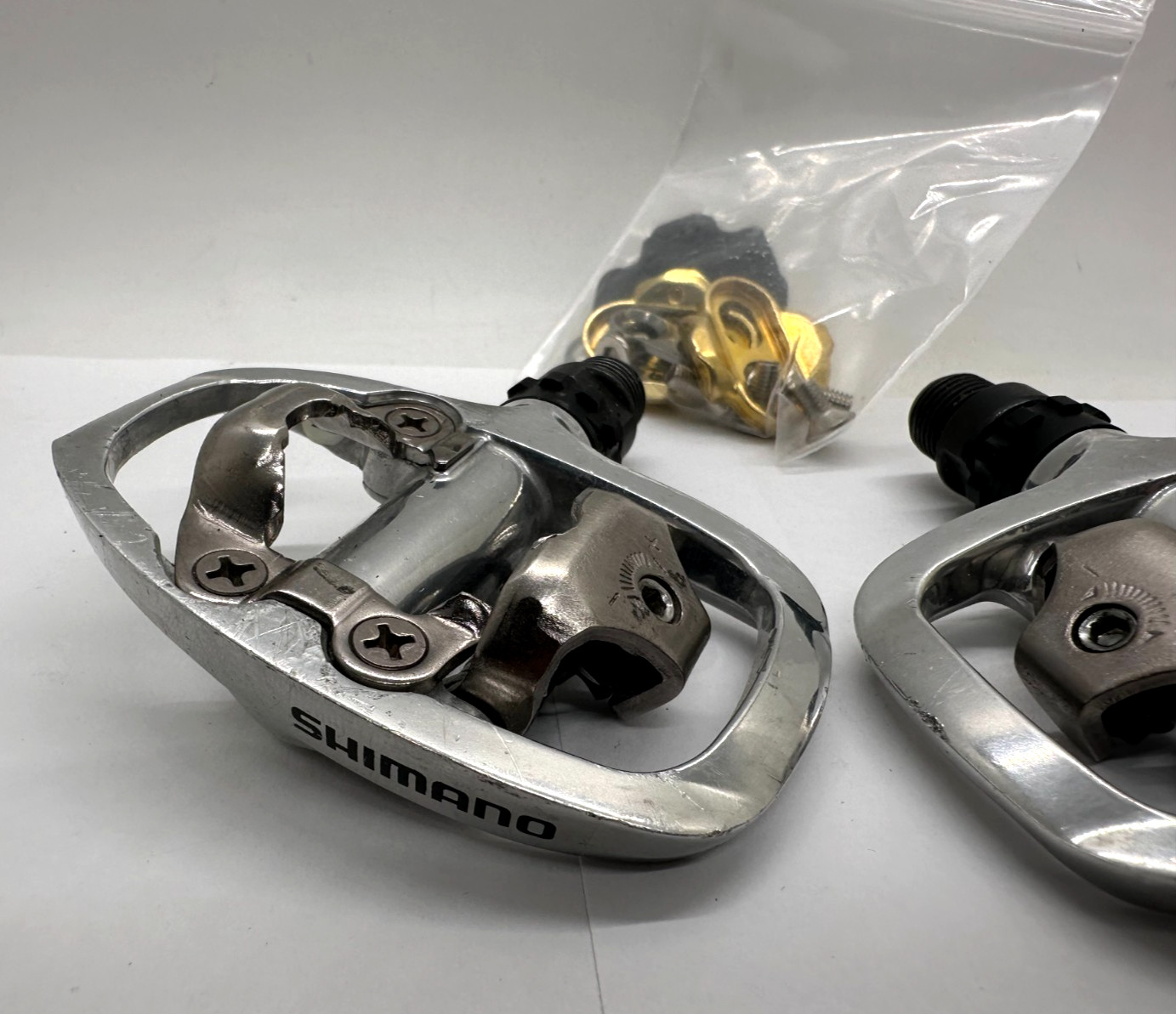 Shimano SPD Cycling Pedals Spinning Mountain Bike PD-A520 MTB Clipless 2 BOLT