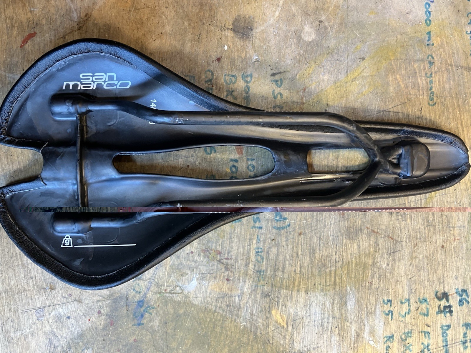 Lightweight Carbon Saddle Narrow 131mm X 277mm 116g Road Bike