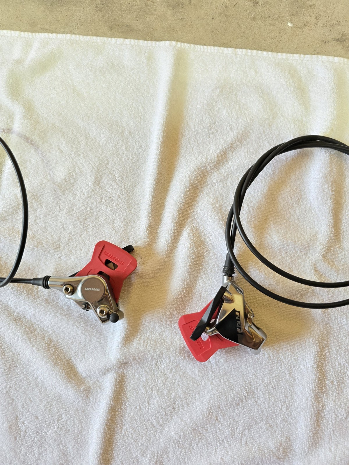 SRAM RED eTap AXS Hydraulic Disc Brake Caliper (D1 Version) with SRAM RED Rotors