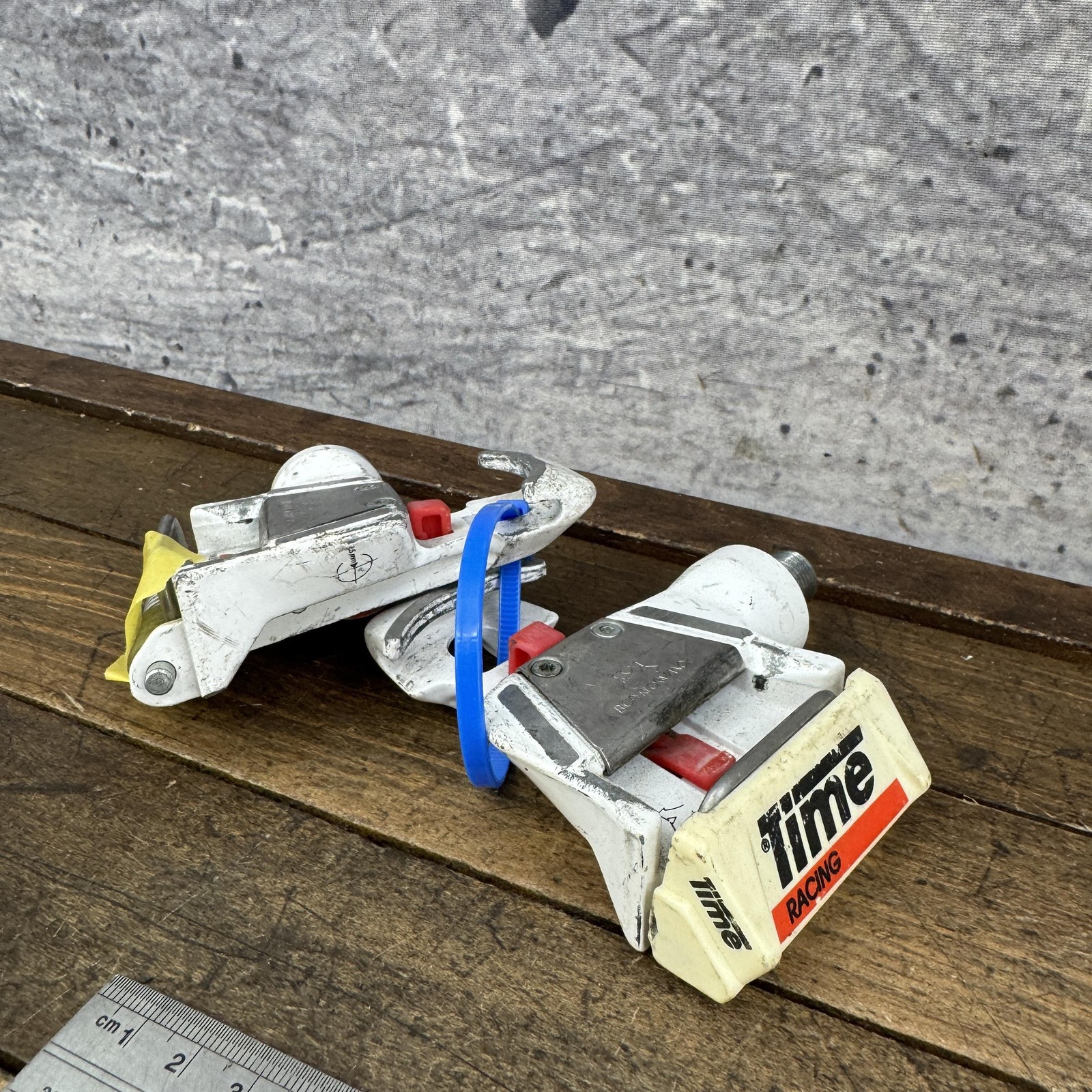 Vintage TIME Racing Bioperformance Clipless Road Bike Pedals 9/16 White Pair