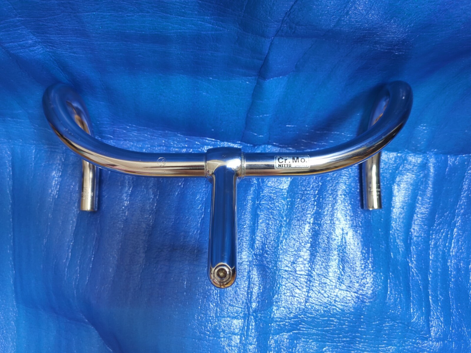 Nitto B127 CrMo 370mm NJS Handlebar + Nitto Jaguar 110mm 58 Degree Steel Stem