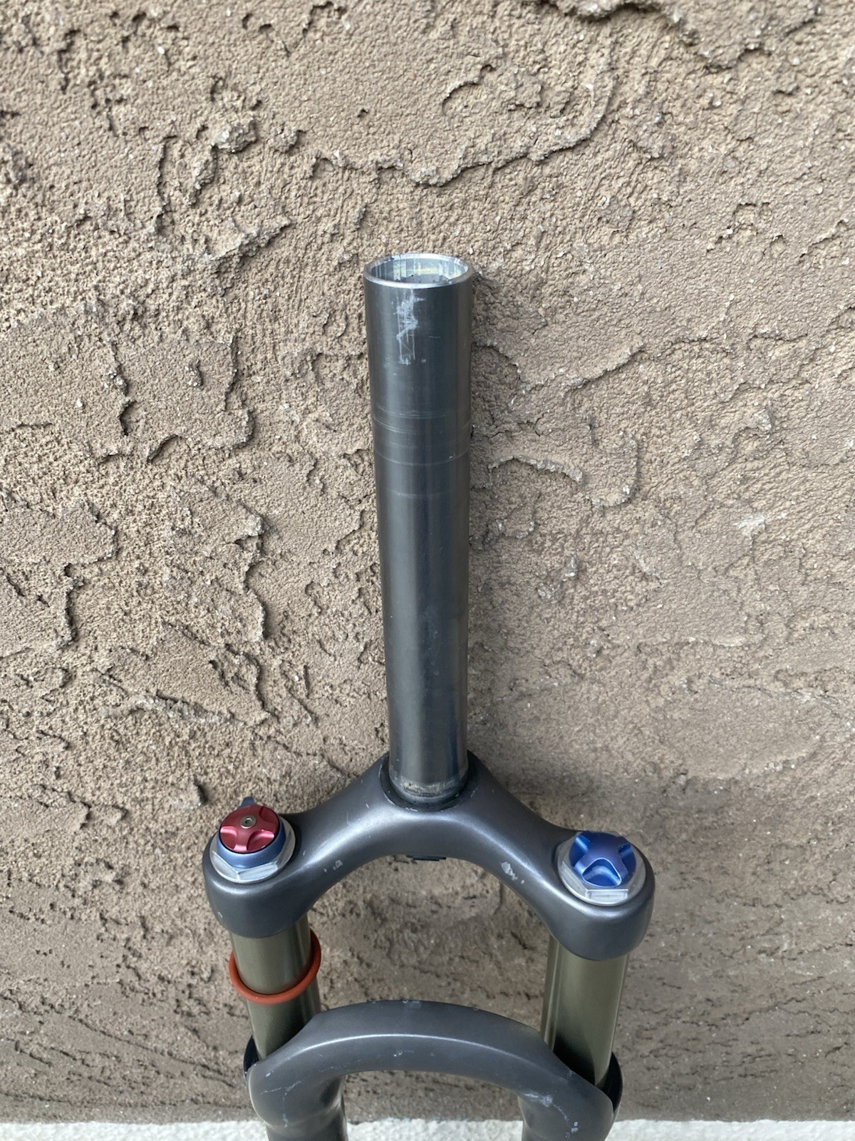 Gray Fox Racing Float 100 RL Straight 1-1/8″ 9mm X 100mmQR 26″ Fork