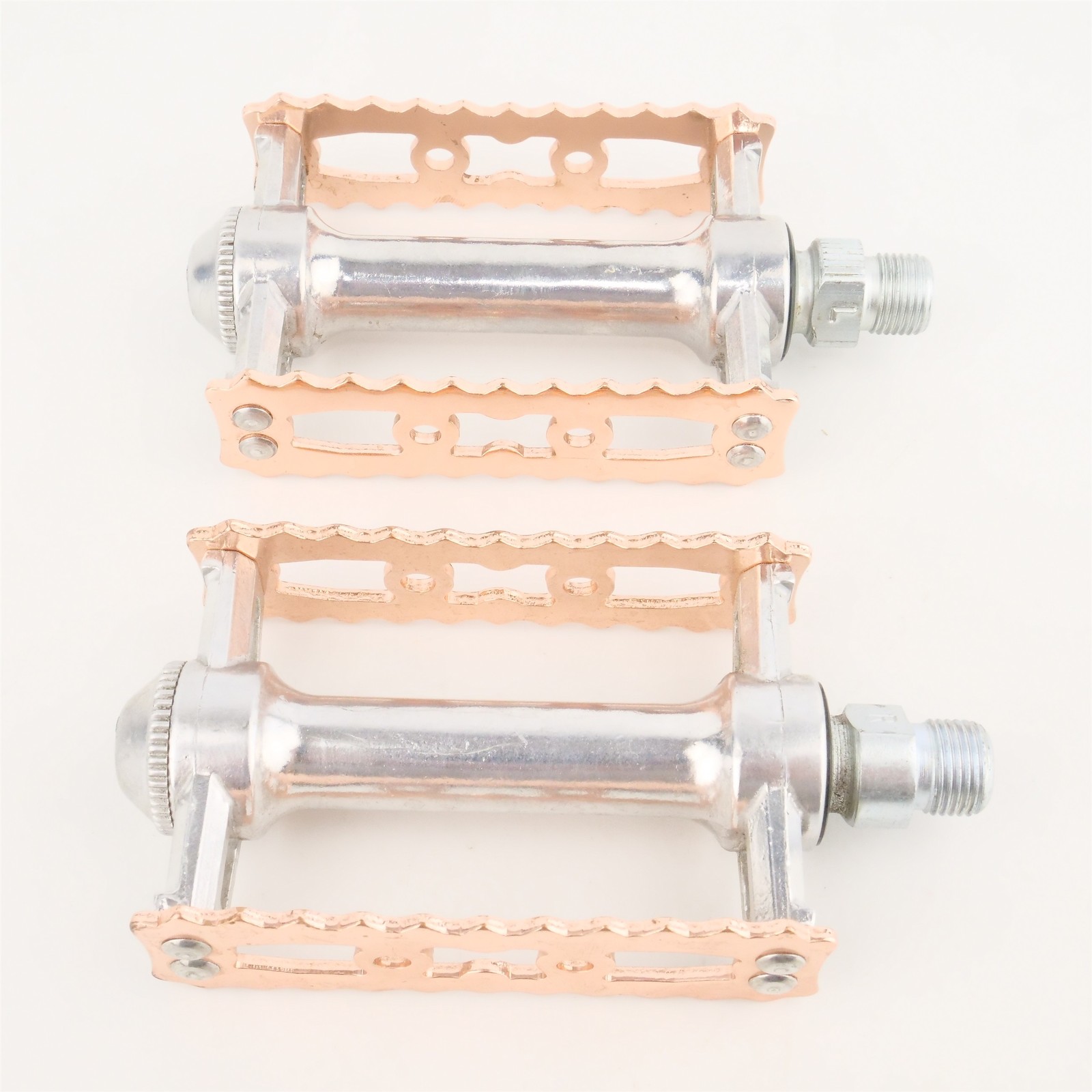 MKS Sylvan Touring Flat Platform Pedals 9/16″ Copper Aluminum Pair Mint Cond.