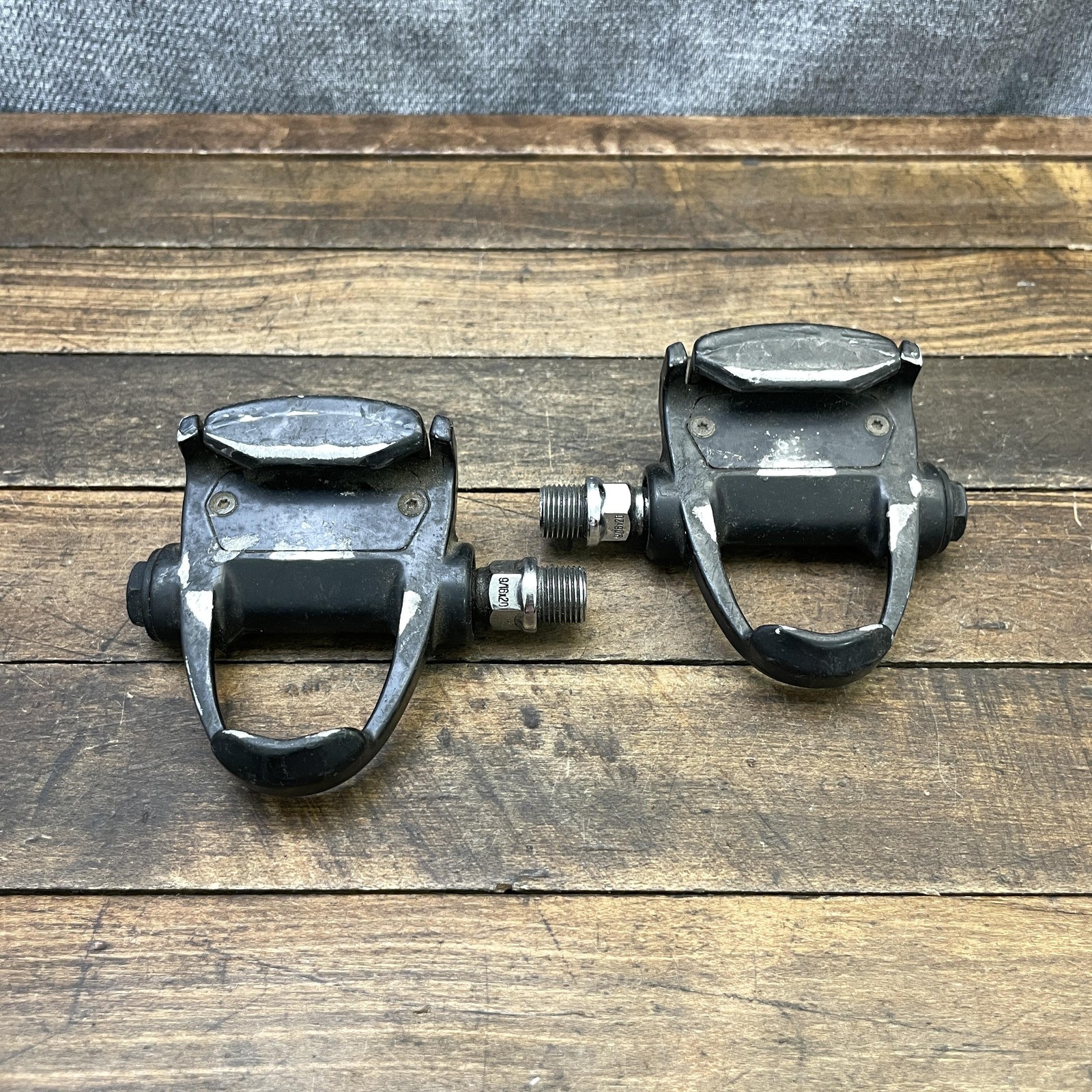 Vintage Look Clipless Road Bike Pedals 9/16 Black Pair 470g Composite Used