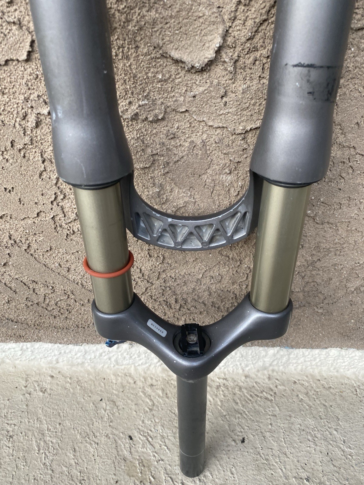Gray Fox Racing Float 100 RL Straight 1-1/8″ 9mm X 100mmQR 26″ Fork