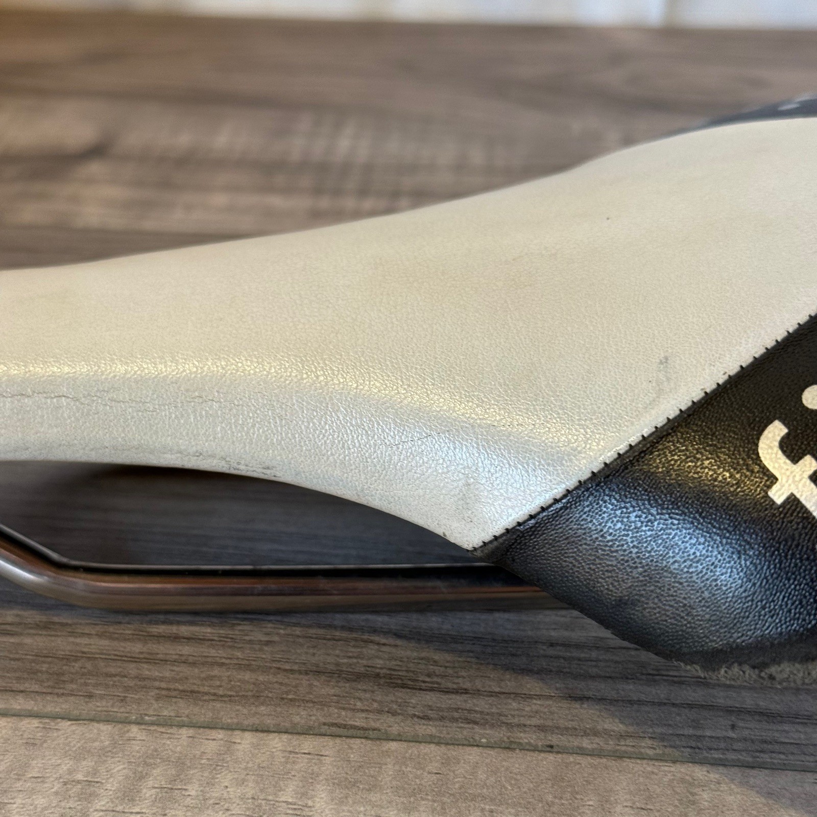 Fizik Antares Saddle K:IUM Ti Alloy Rails White with Black 139mm