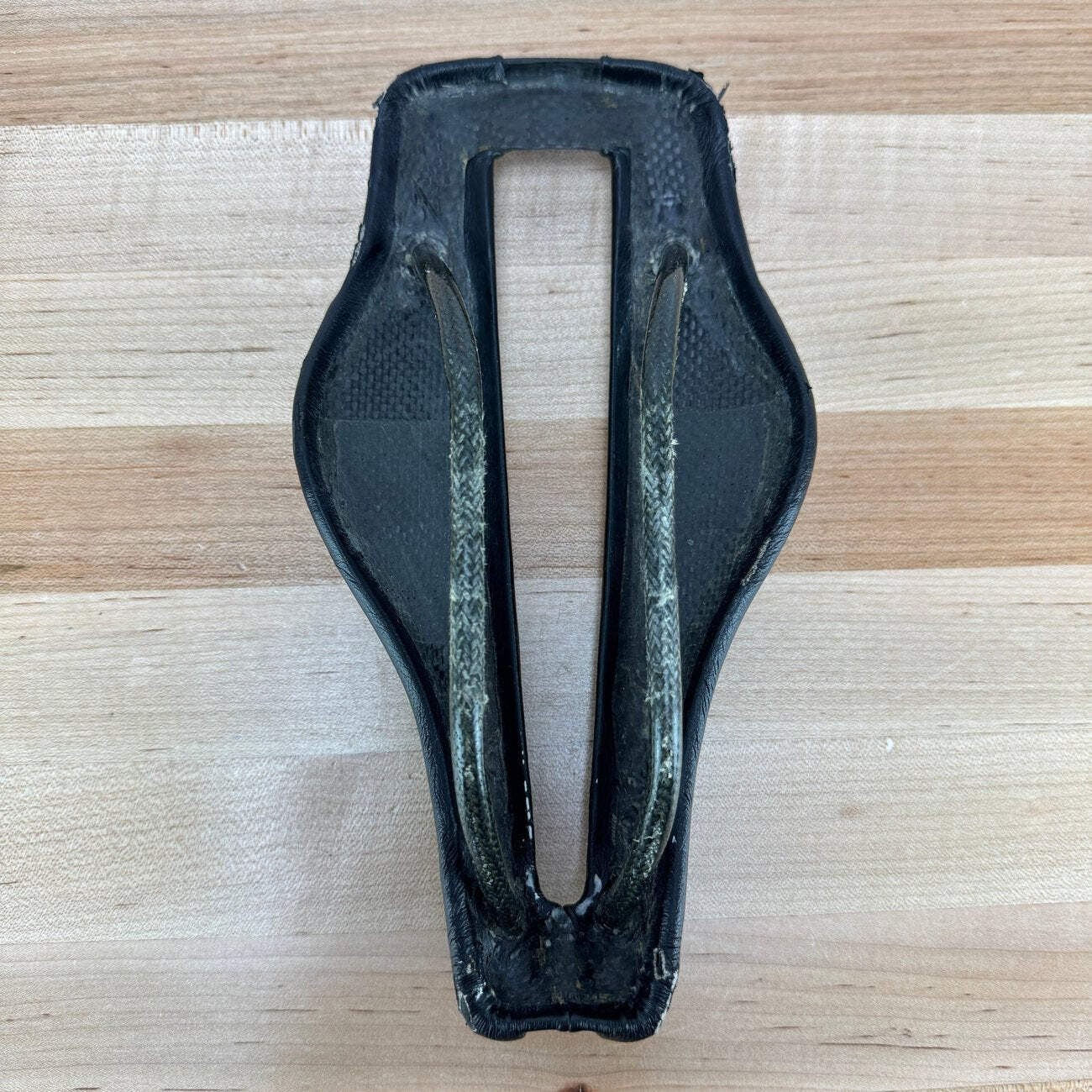 Dash Strike 7x7mm Carbon Rails 135mm Lightweight TT/Triathlon Bike Saddle 130g