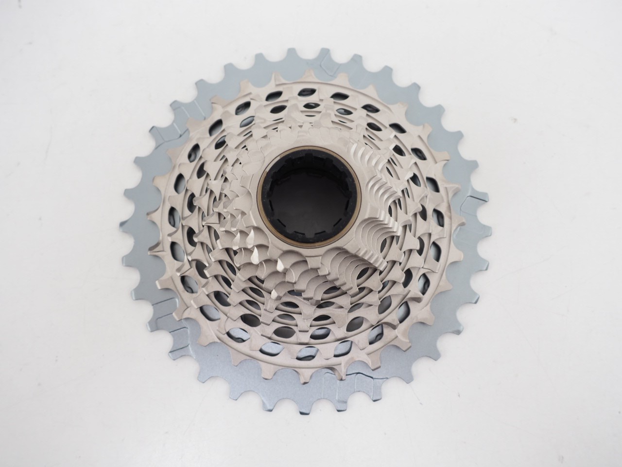 New! SRAM RED XG-1290 Cassette – 12-Speed 10-33t For XDR Driver Body Silver D1