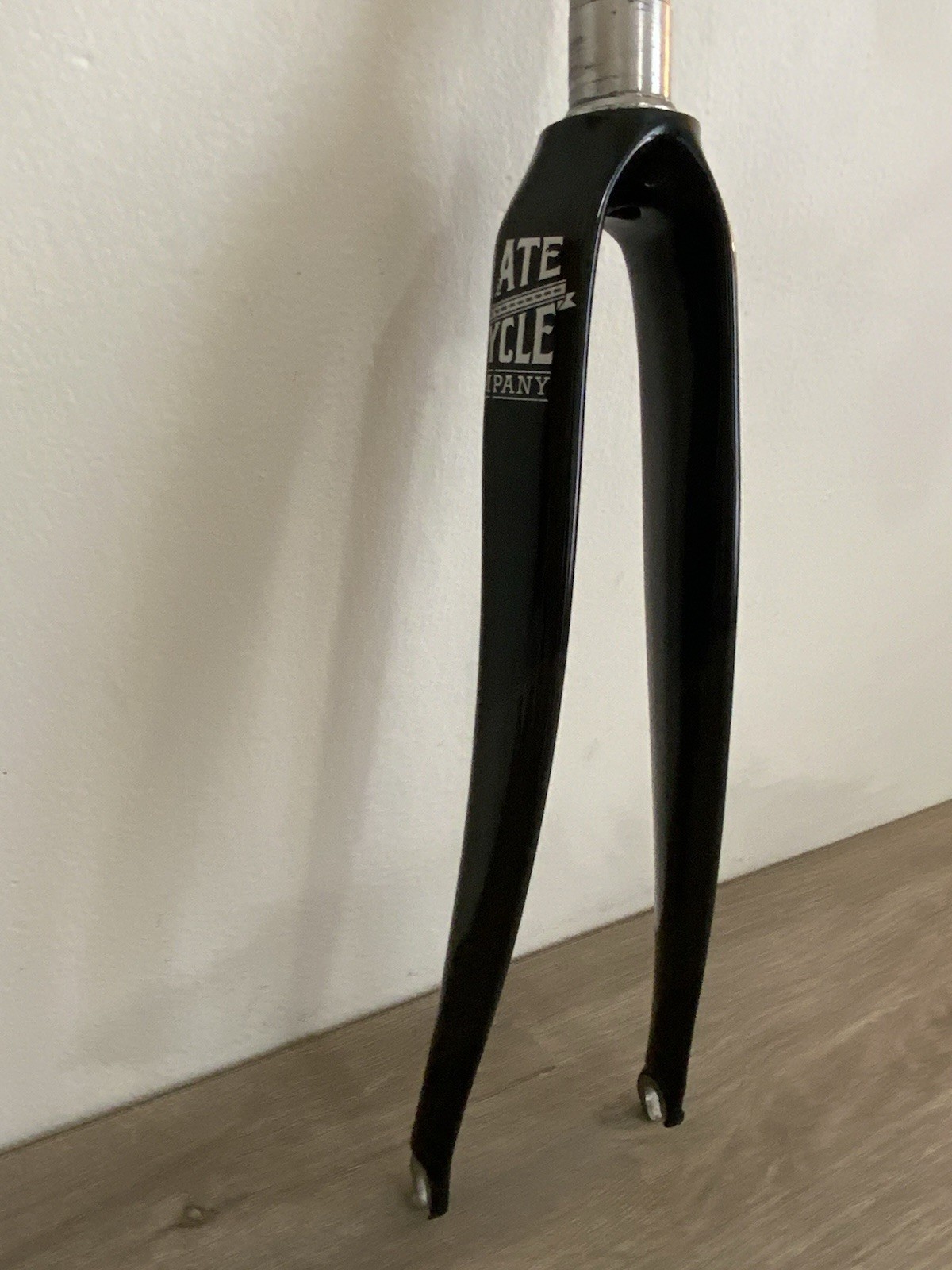 SBC CARBON FORK 700C 1 1/8 INCH STEERER 168 MM LENGTH THREADLESS 484 GRAMS