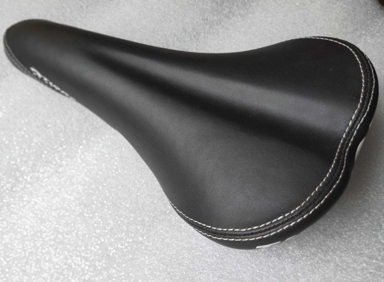 NEW TIOGA MC GROOVE SEAT SADDLE MTB OFFROAD FREERIDE 266MM 136MM BLACK