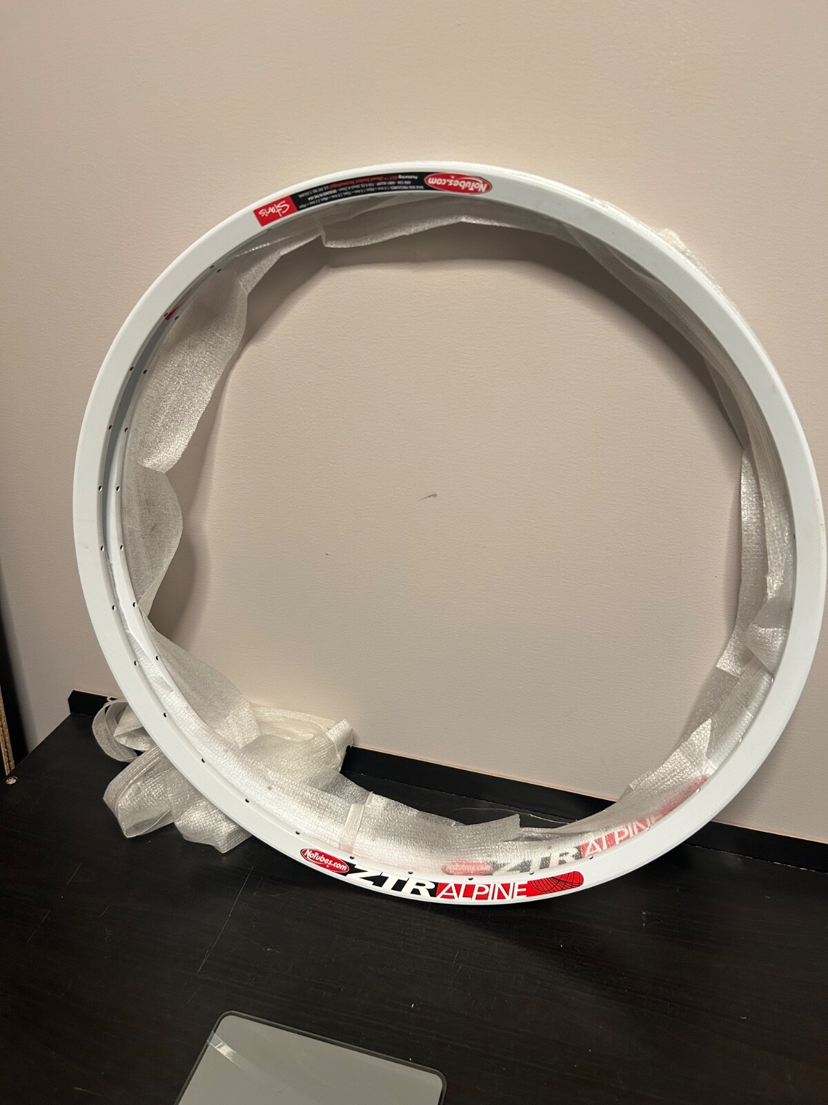 NEW Rim 26″ Stan’s NoTubes ZTR Alpine Hollow Chamber Disc 32H White NEW