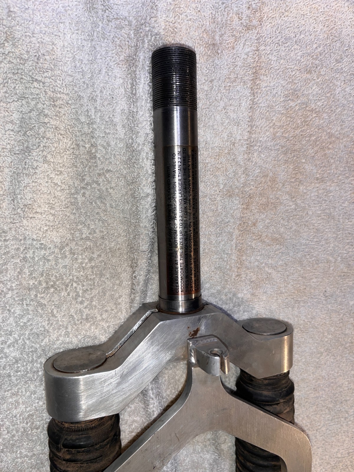 Vintage original Manitou fork, 26″, 1″ threaded, 5 3/4″ steerer, needs service