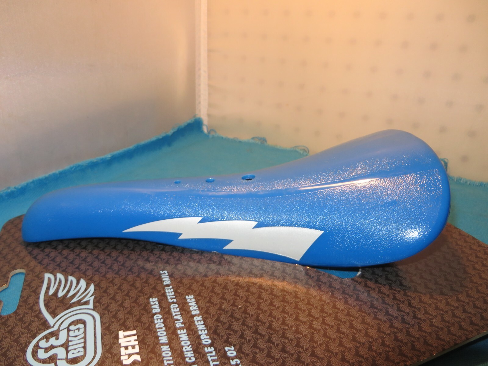 SE Racing BMX Blitz Blue Bicycle Seat with Bottle Opener Brace – New