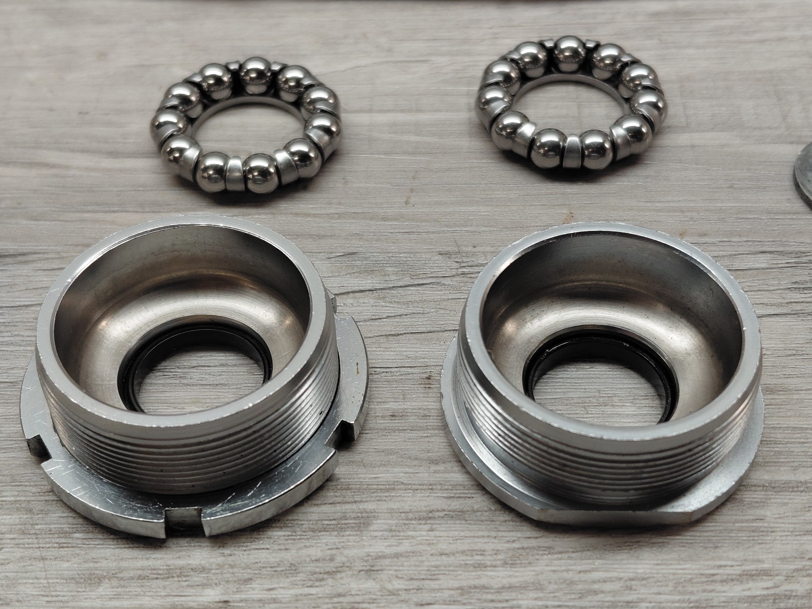 Vintage Shimano 600EX, Dura Ace Italian Bottom Bracket 36x24T 70=W=119 JIS Road