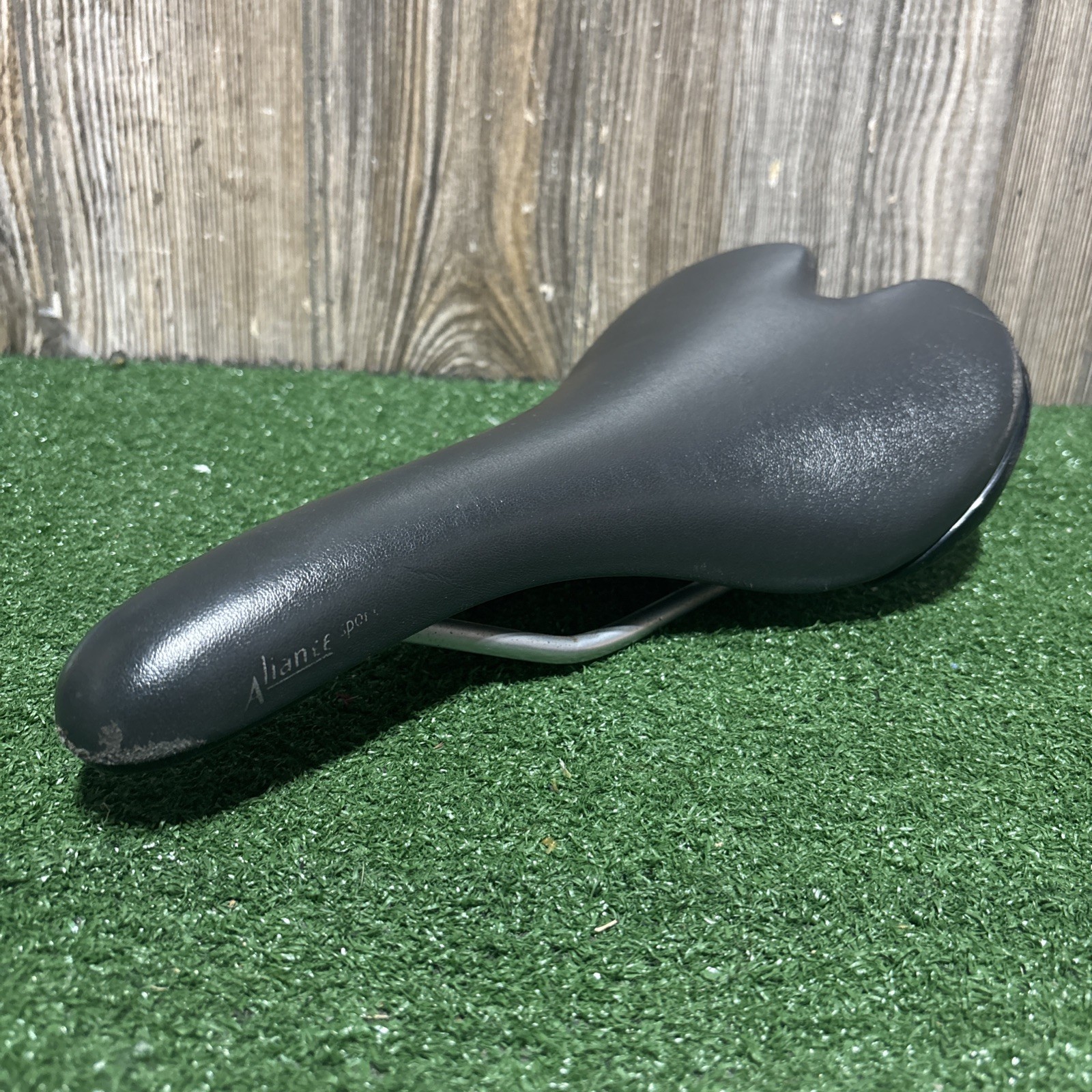 Fizik Aliante Bike Saddle Black Road Bicycle Seat Italy (Read)