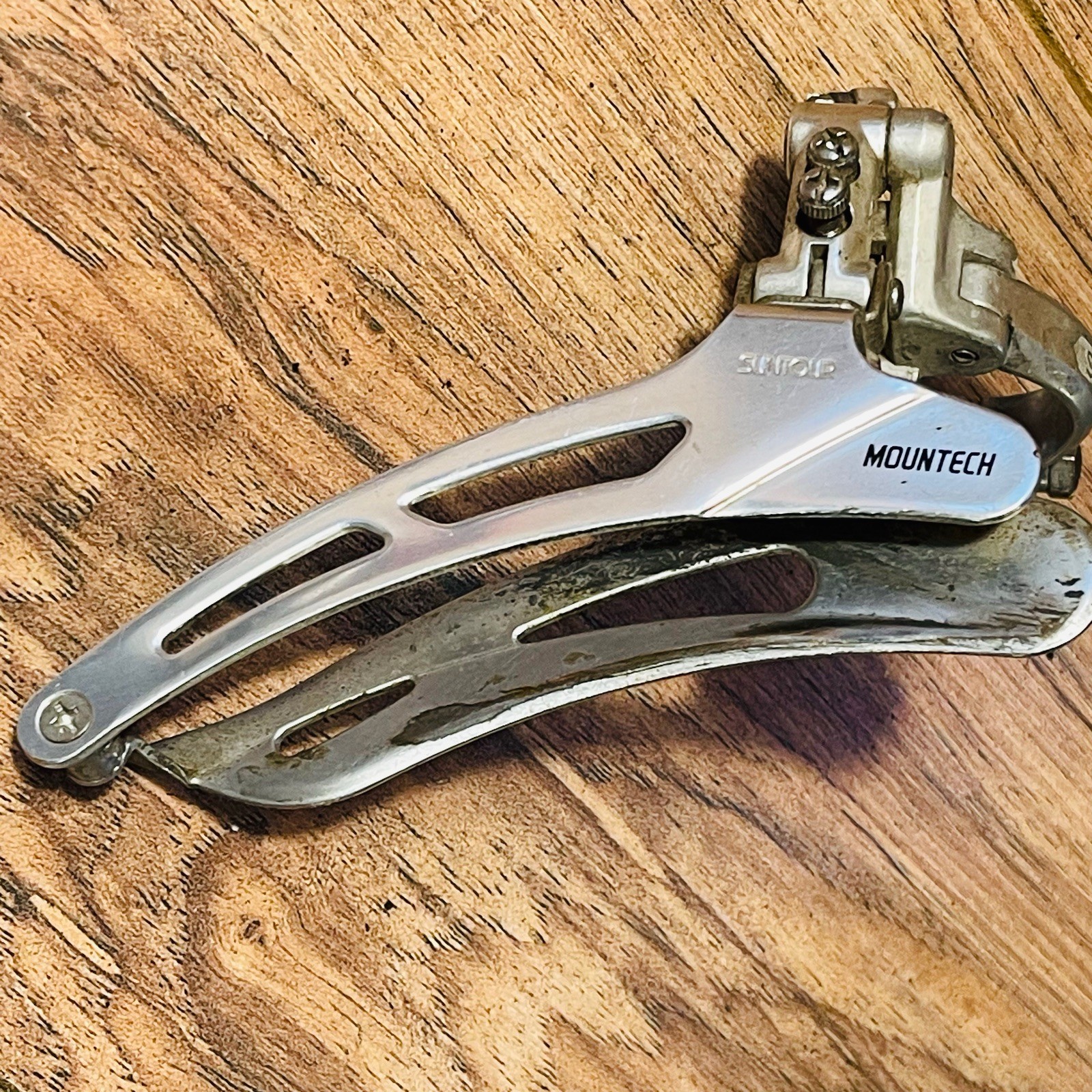 Vintage Suntour Mountech 28.6 Clamp Front Derailleur Bottom Pull 